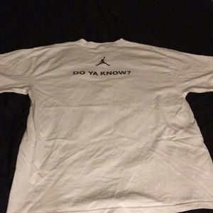 Jordan Shirts - Selling good condition vintage air Jordan L tee Jordan Shirts - Selling good condition vintage air Jordan L tee